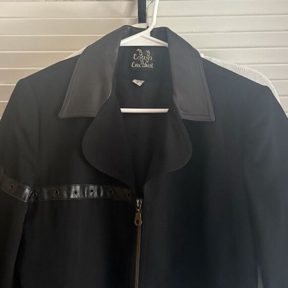 Town & Travel Black Wool Blend Coat w/Faux Leather Collar & Grommet Details VTG - Picture 3 of 13